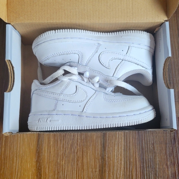 Other - Nike Air Force 1 White sz 8c